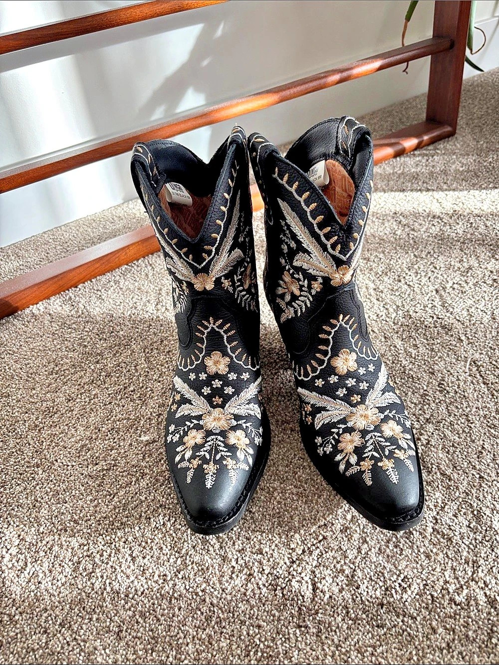 Dingo Primrose Leather Floral Embroidery Western Cowgirl Boots